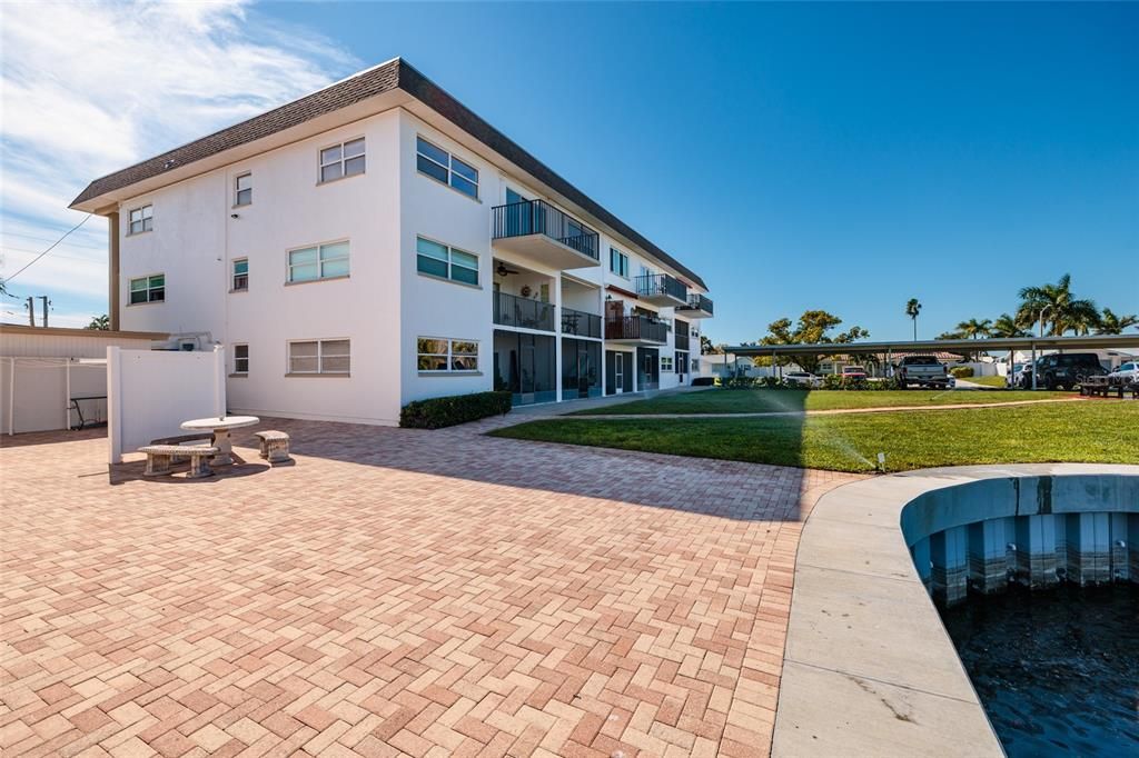 En Venta: $249,000 (2 camas, 2 baños, 1100 Pies cuadrados)