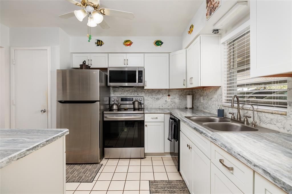 En Venta: $249,000 (2 camas, 2 baños, 1100 Pies cuadrados)