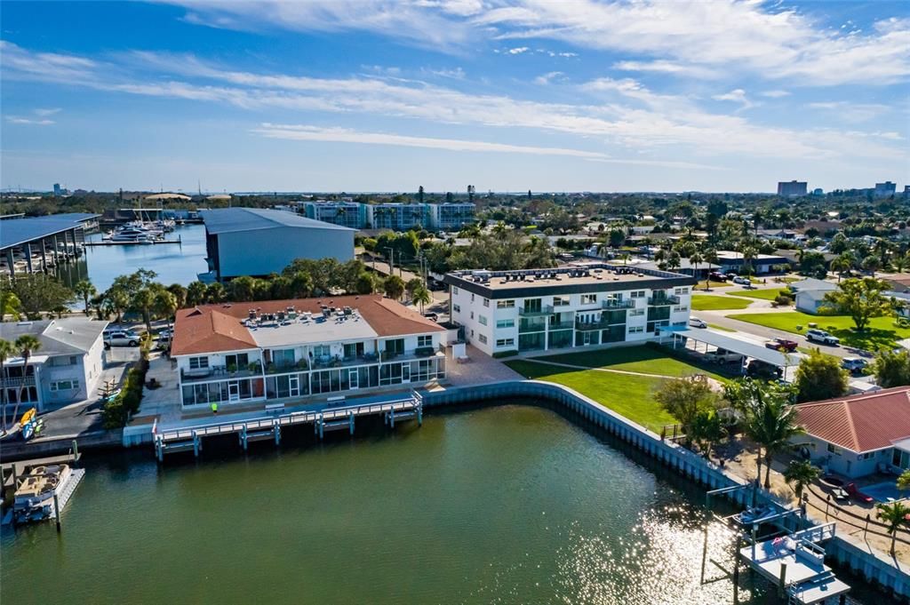 En Venta: $249,000 (2 camas, 2 baños, 1100 Pies cuadrados)