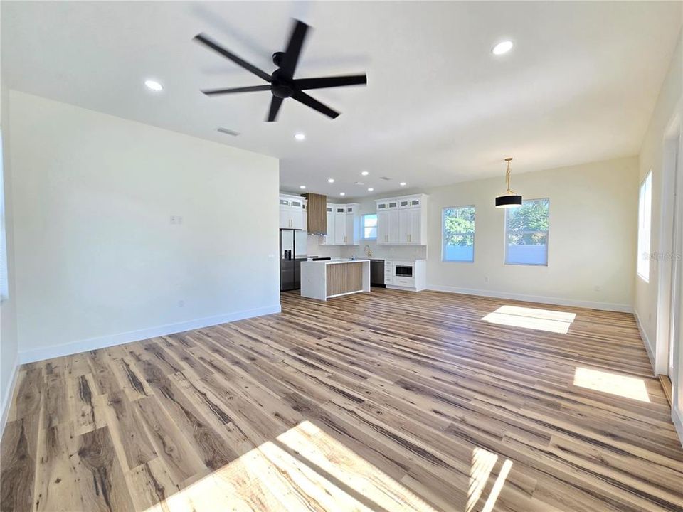 待售: $549,000 (3 贝兹, 2 浴室, 1774 平方英尺)