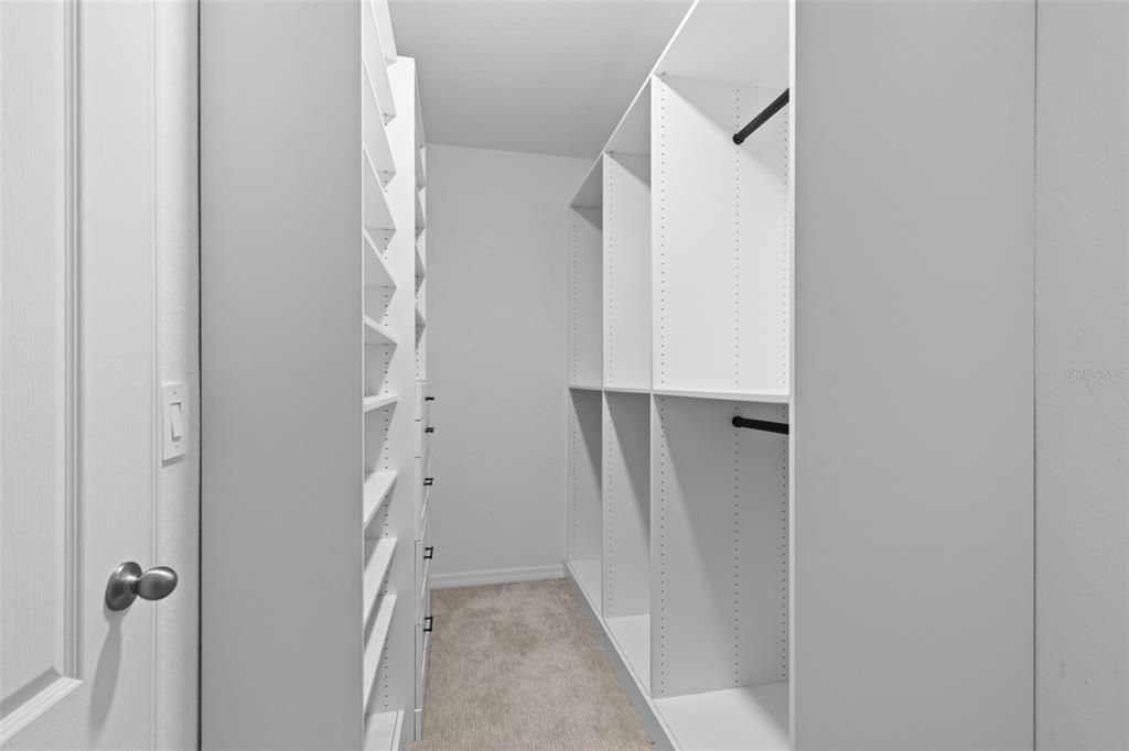 На продажу: $399,999 (4 спален, 2 ванн, 2156 Квадратных фут)