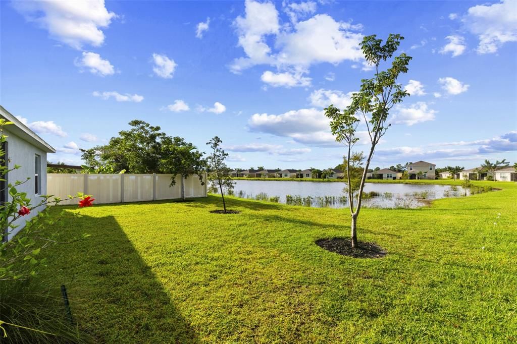 На продажу: $399,999 (4 спален, 2 ванн, 2156 Квадратных фут)