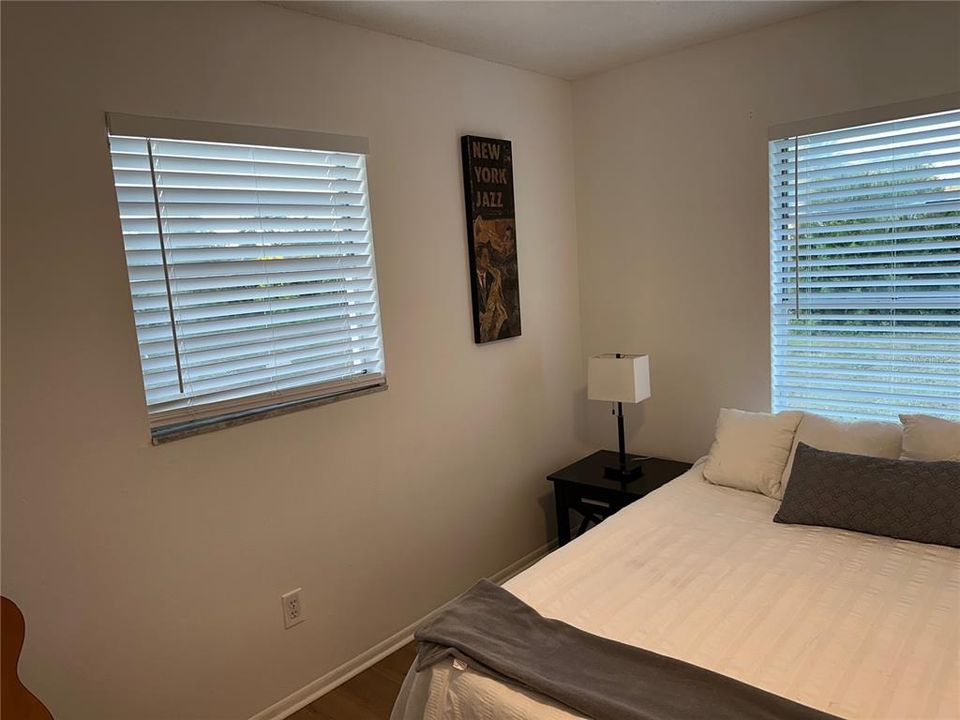 For Rent: $1,400 (2 beds, 1 baths, 742 Square Feet)