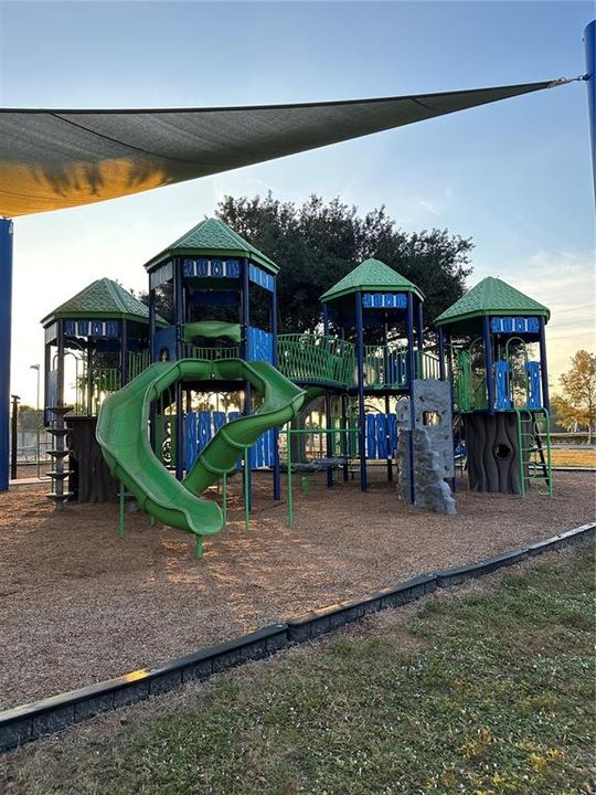 For Rent: $1,400 (2 beds, 1 baths, 742 Square Feet)