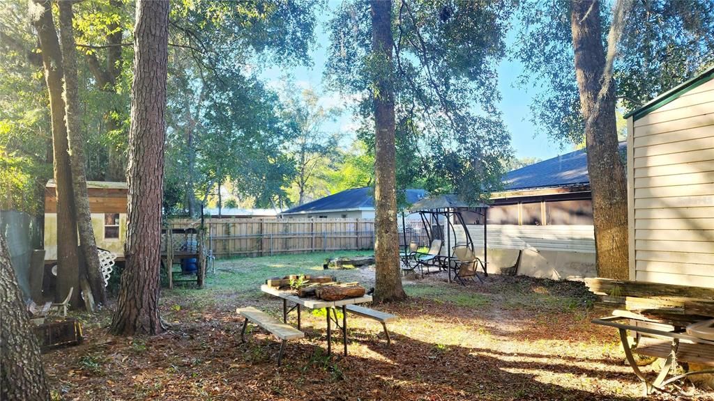 For Sale: $220,000 (3 beds, 2 baths, 1191 Square Feet)