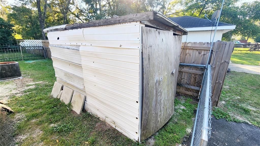 For Sale: $220,000 (3 beds, 2 baths, 1191 Square Feet)