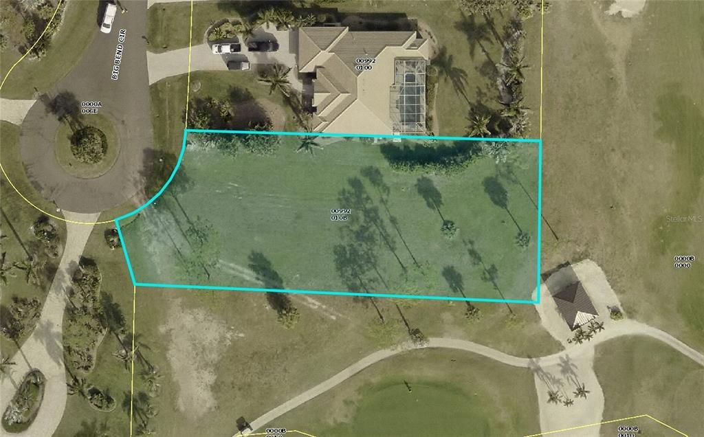 На продажу: $240,000 (0.62 acres)