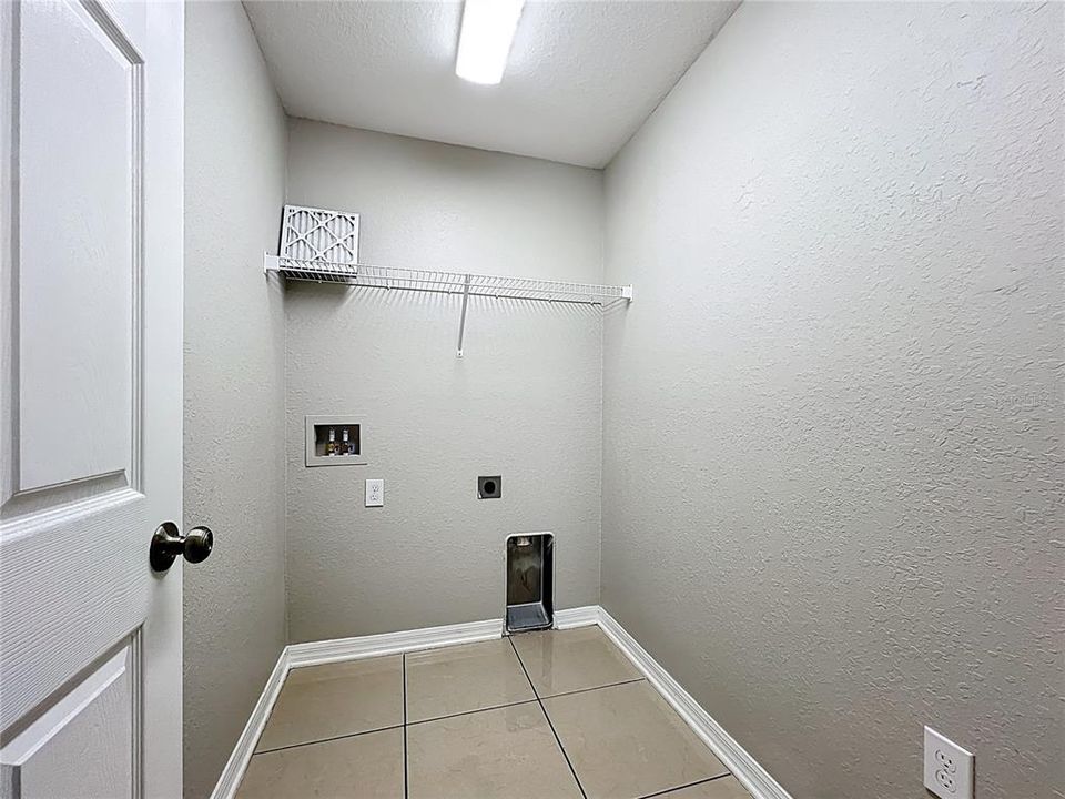 En Venta: $315,000 (3 camas, 2 baños, 1305 Pies cuadrados)