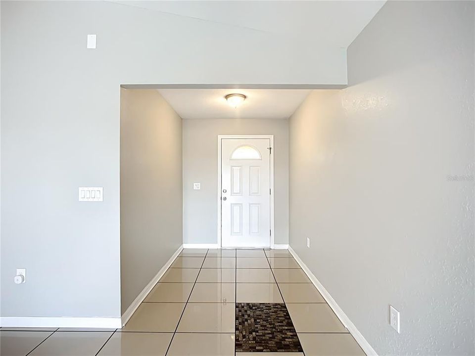 En Venta: $315,000 (3 camas, 2 baños, 1305 Pies cuadrados)