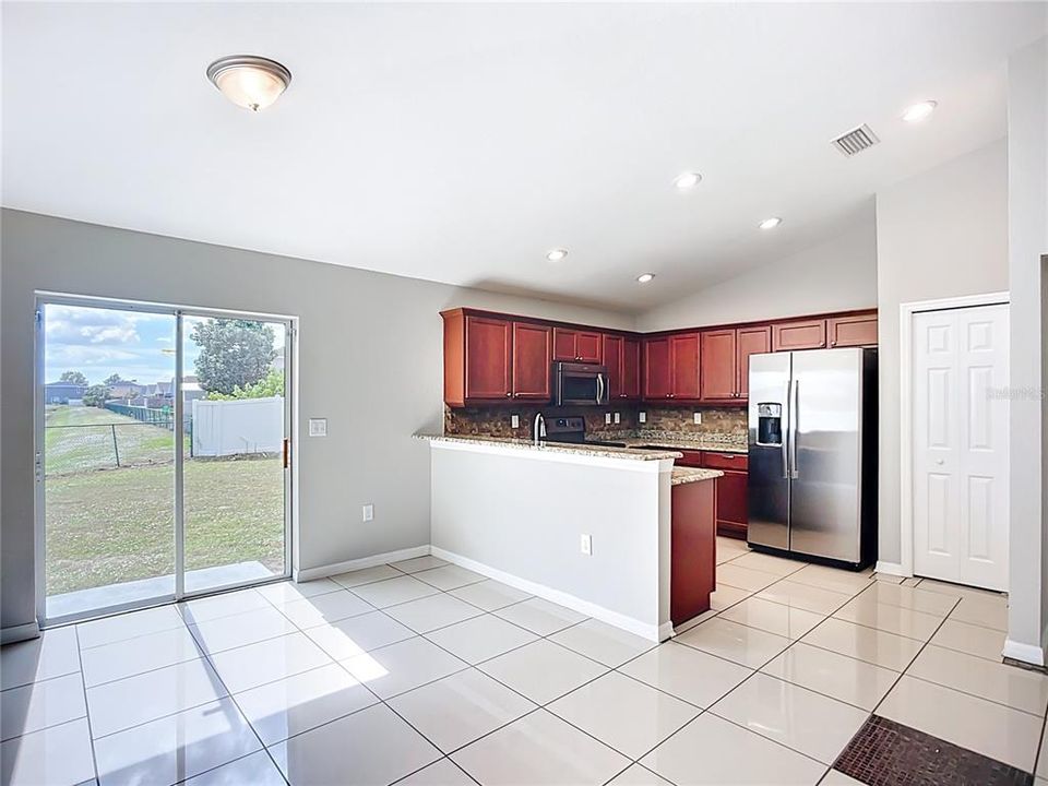 En Venta: $315,000 (3 camas, 2 baños, 1305 Pies cuadrados)