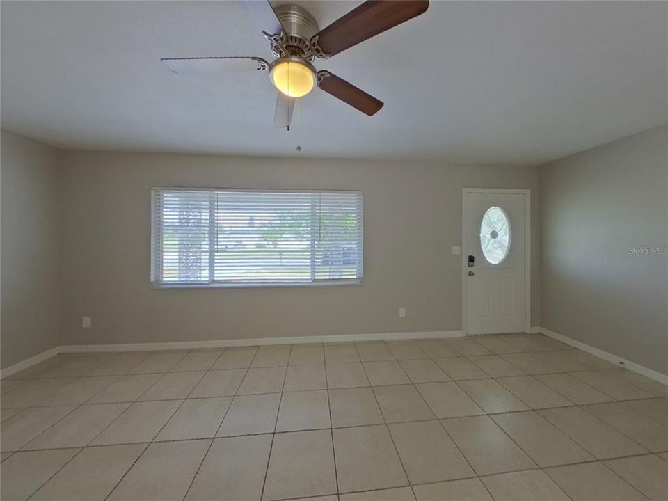 Activo con contrato: $2,319 (3 camas, 2 baños, 1456 Pies cuadrados)