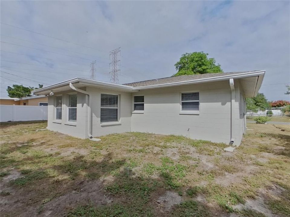 Activo con contrato: $2,319 (3 camas, 2 baños, 1456 Pies cuadrados)