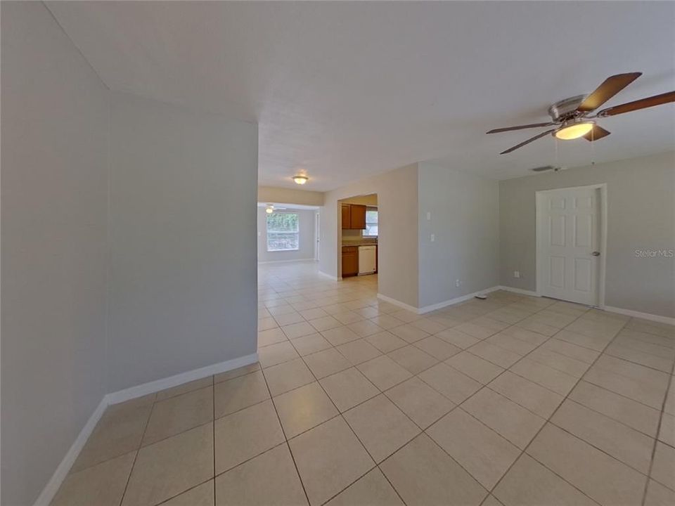 Activo con contrato: $2,319 (3 camas, 2 baños, 1456 Pies cuadrados)