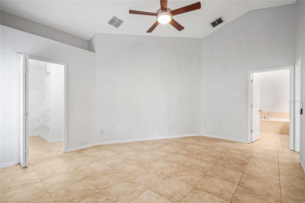 На продажу: $410,000 (4 спален, 2 ванн, 1948 Квадратных фут)