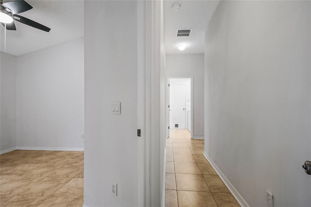 На продажу: $410,000 (4 спален, 2 ванн, 1948 Квадратных фут)