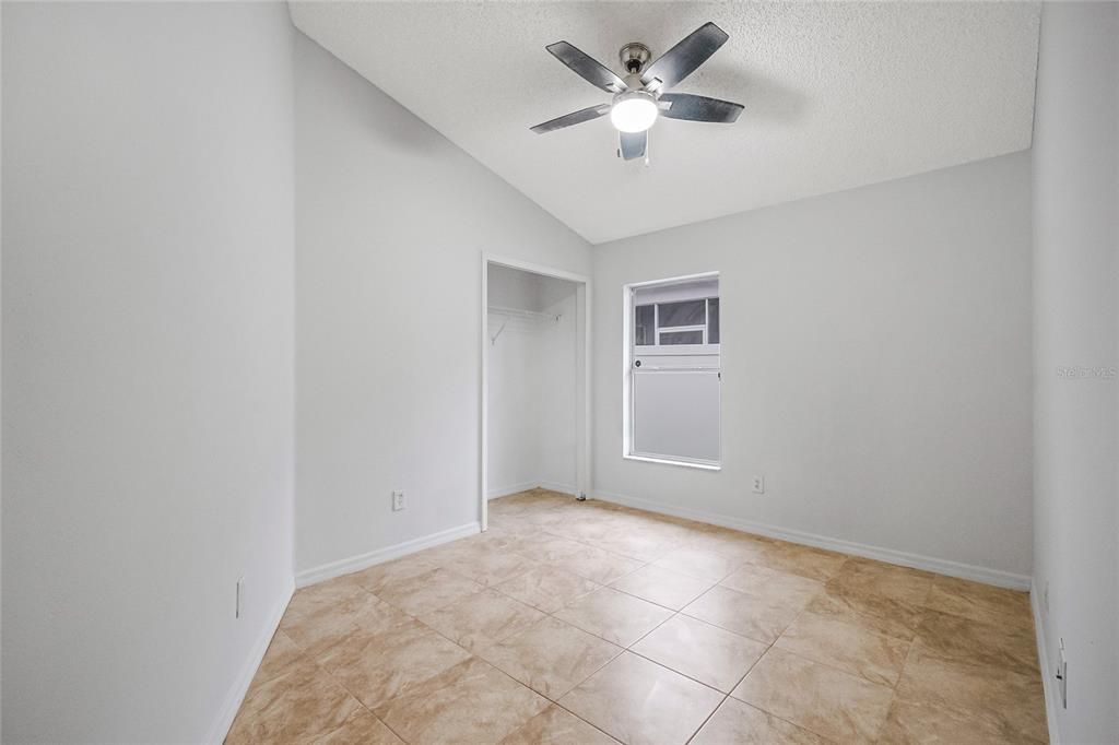 На продажу: $410,000 (4 спален, 2 ванн, 1948 Квадратных фут)