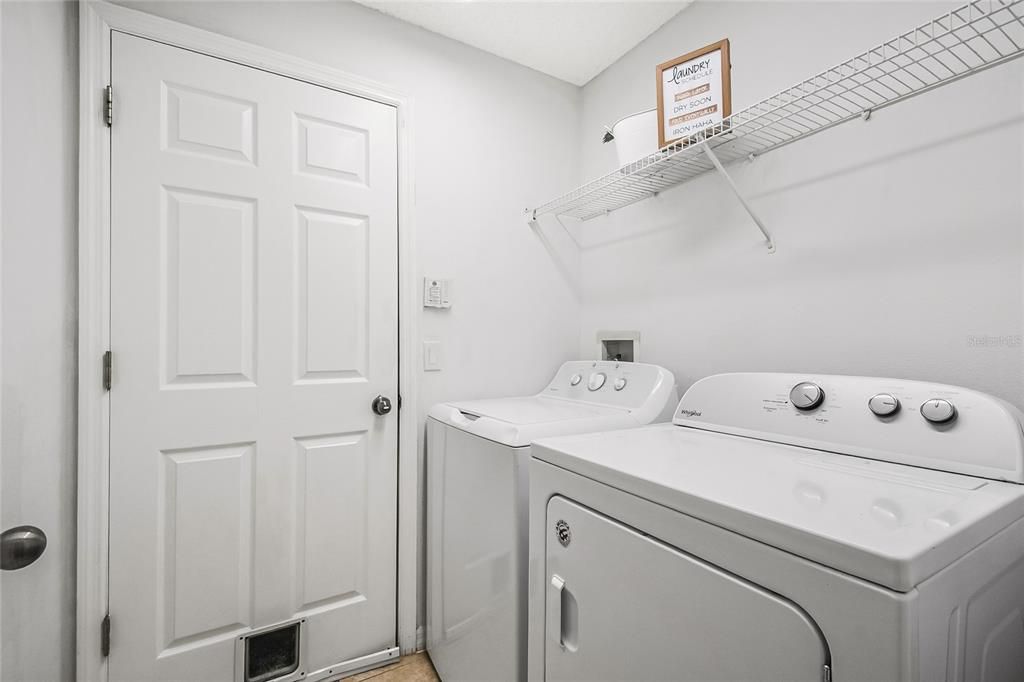 На продажу: $410,000 (4 спален, 2 ванн, 1948 Квадратных фут)