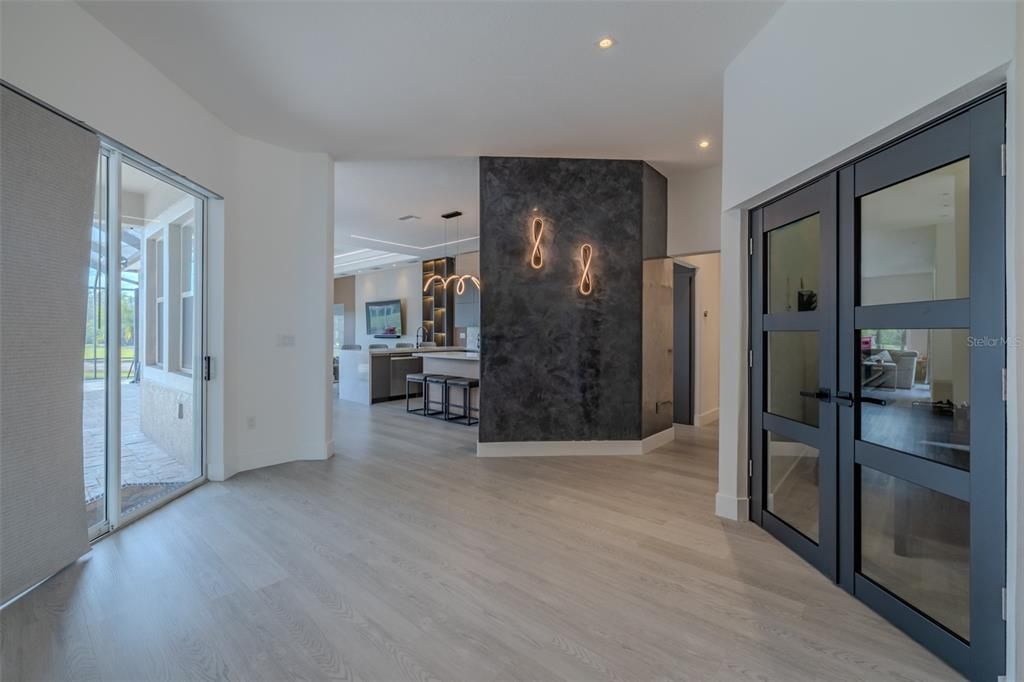 出租: $4,200 (4 贝兹, 3 浴室, 2381 平方英尺)