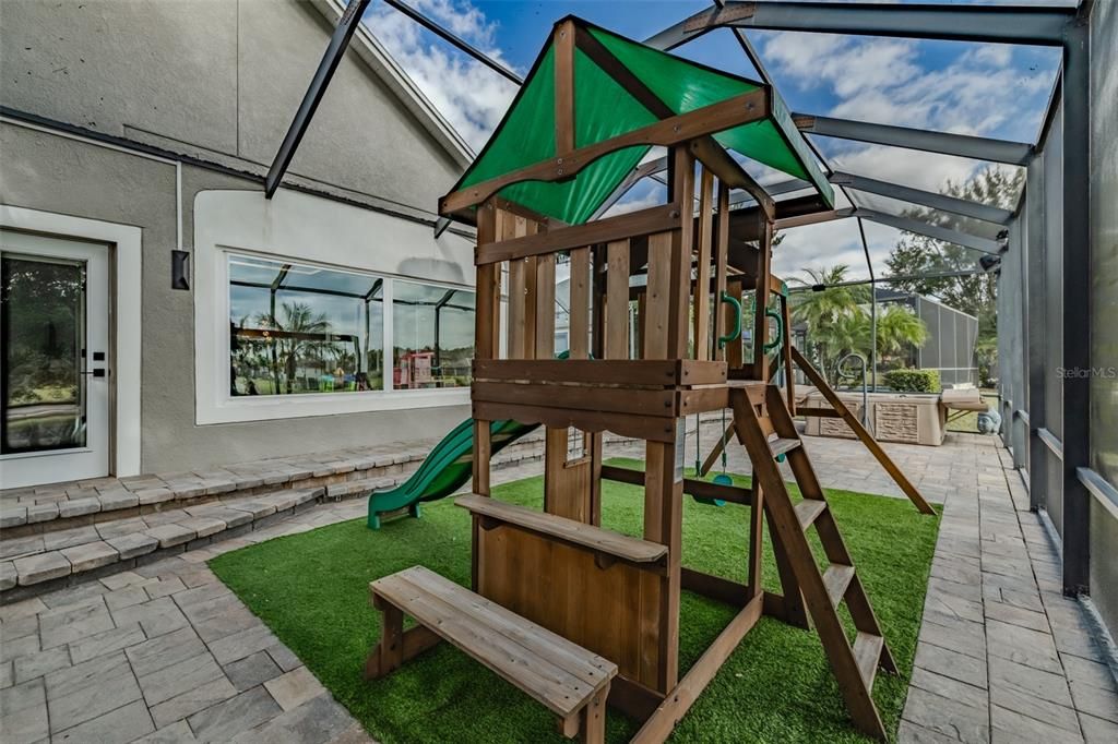 出租: $4,200 (4 贝兹, 3 浴室, 2381 平方英尺)