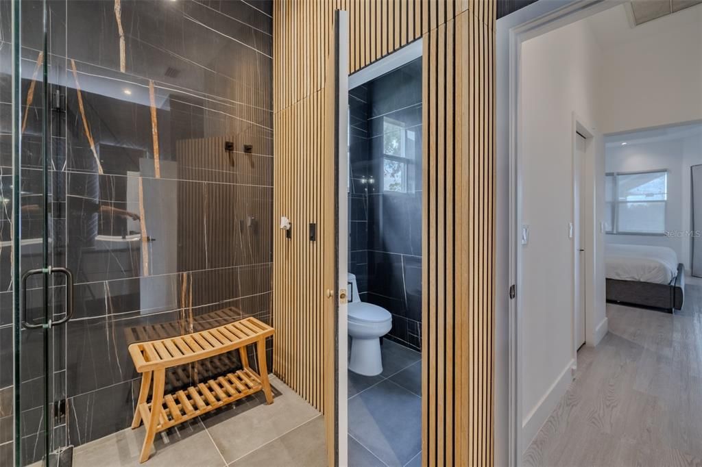 出租: $4,200 (4 贝兹, 3 浴室, 2381 平方英尺)