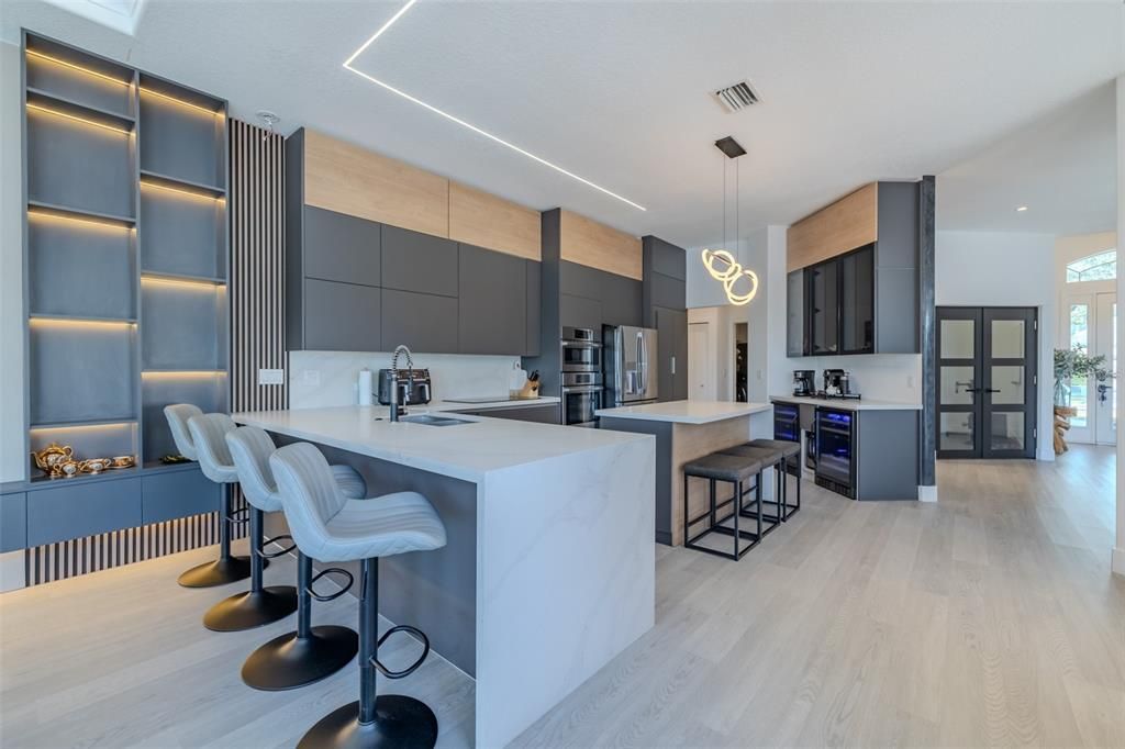 出租: $4,200 (4 贝兹, 3 浴室, 2381 平方英尺)