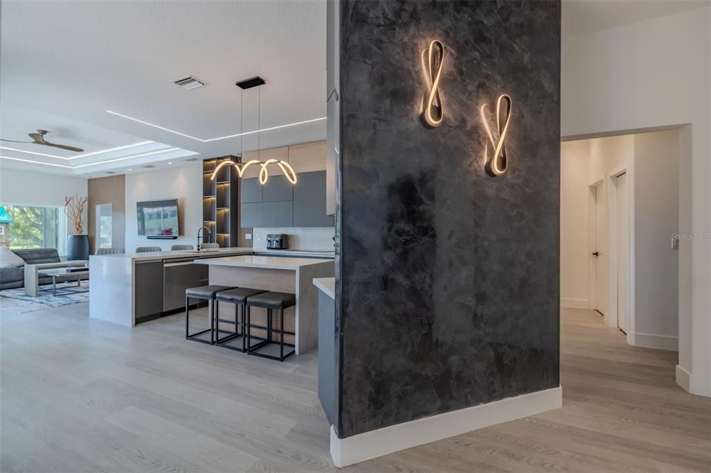 出租: $4,200 (4 贝兹, 3 浴室, 2381 平方英尺)