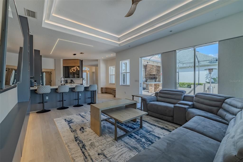 出租: $4,200 (4 贝兹, 3 浴室, 2381 平方英尺)