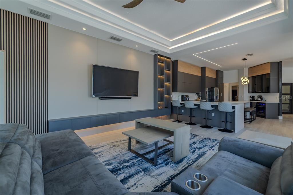 出租: $4,200 (4 贝兹, 3 浴室, 2381 平方英尺)