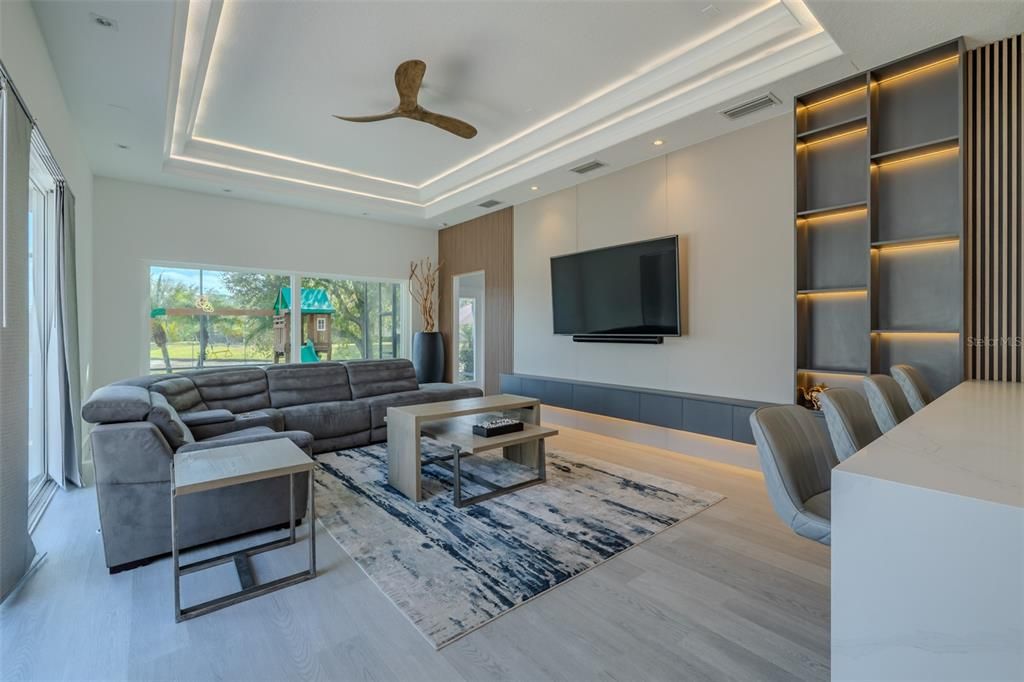 出租: $4,200 (4 贝兹, 3 浴室, 2381 平方英尺)