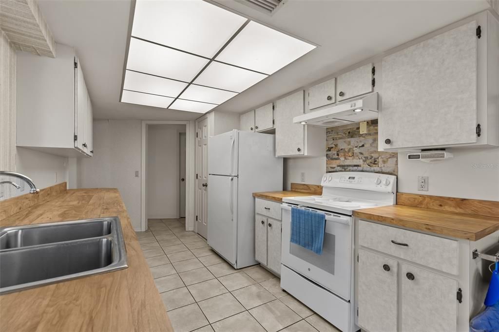 For Sale: $525,000 (3 beds, 2 baths, 1830 Square Feet)