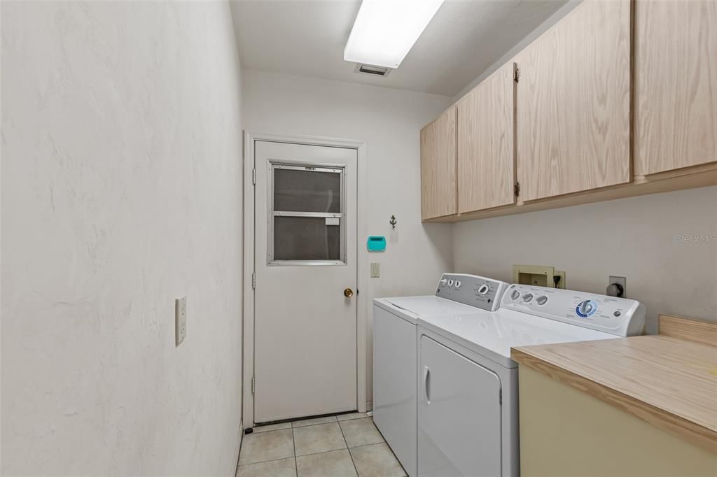 For Sale: $525,000 (3 beds, 2 baths, 1830 Square Feet)