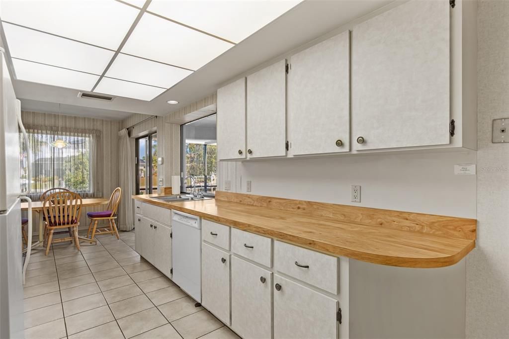 For Sale: $525,000 (3 beds, 2 baths, 1830 Square Feet)