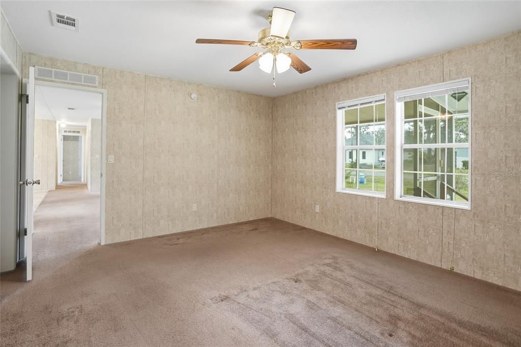 En Venta: $300,000 (4 camas, 2 baños, 1512 Pies cuadrados)