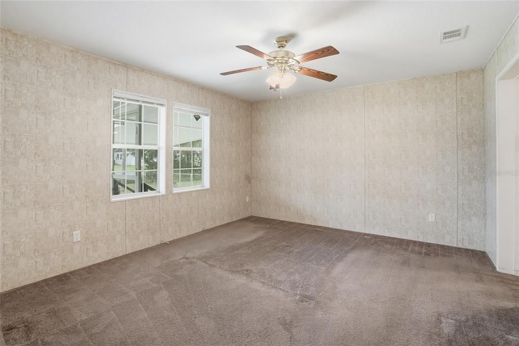 En Venta: $300,000 (4 camas, 2 baños, 1512 Pies cuadrados)