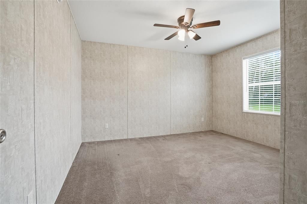 En Venta: $300,000 (4 camas, 2 baños, 1512 Pies cuadrados)