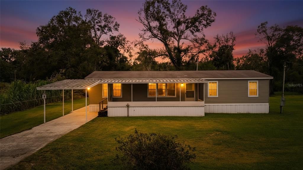 En Venta: $300,000 (4 camas, 2 baños, 1512 Pies cuadrados)