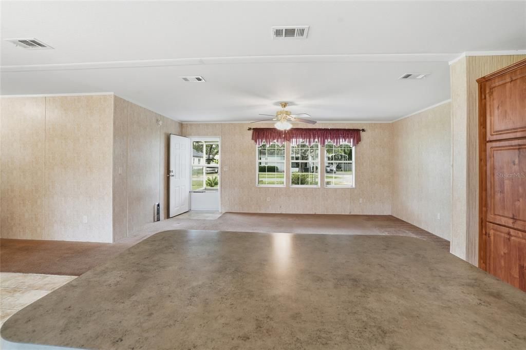 En Venta: $300,000 (4 camas, 2 baños, 1512 Pies cuadrados)