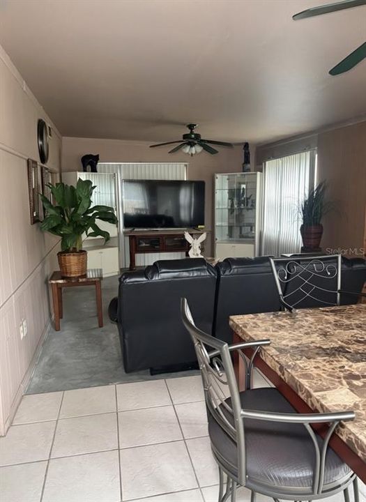 待售: $299,900 (3 贝兹, 2 浴室, 1579 平方英尺)