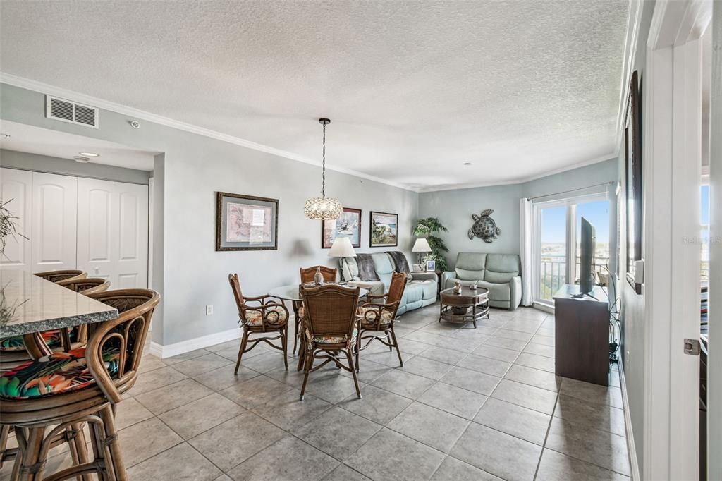 待售: $309,000 (2 贝兹, 2 浴室, 1287 平方英尺)