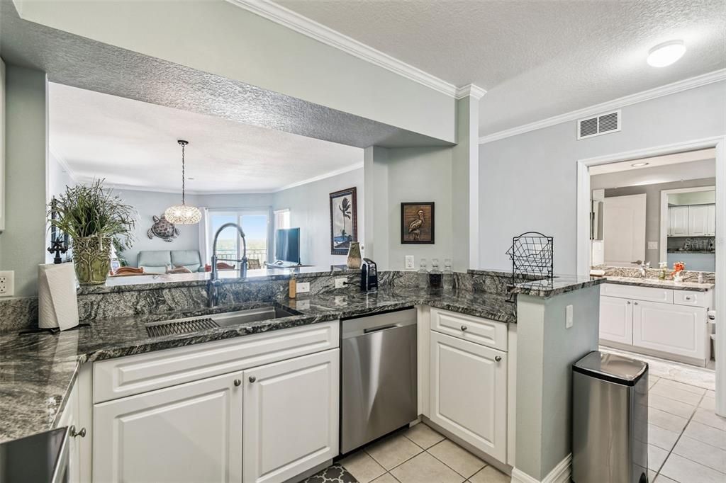 待售: $309,000 (2 贝兹, 2 浴室, 1287 平方英尺)