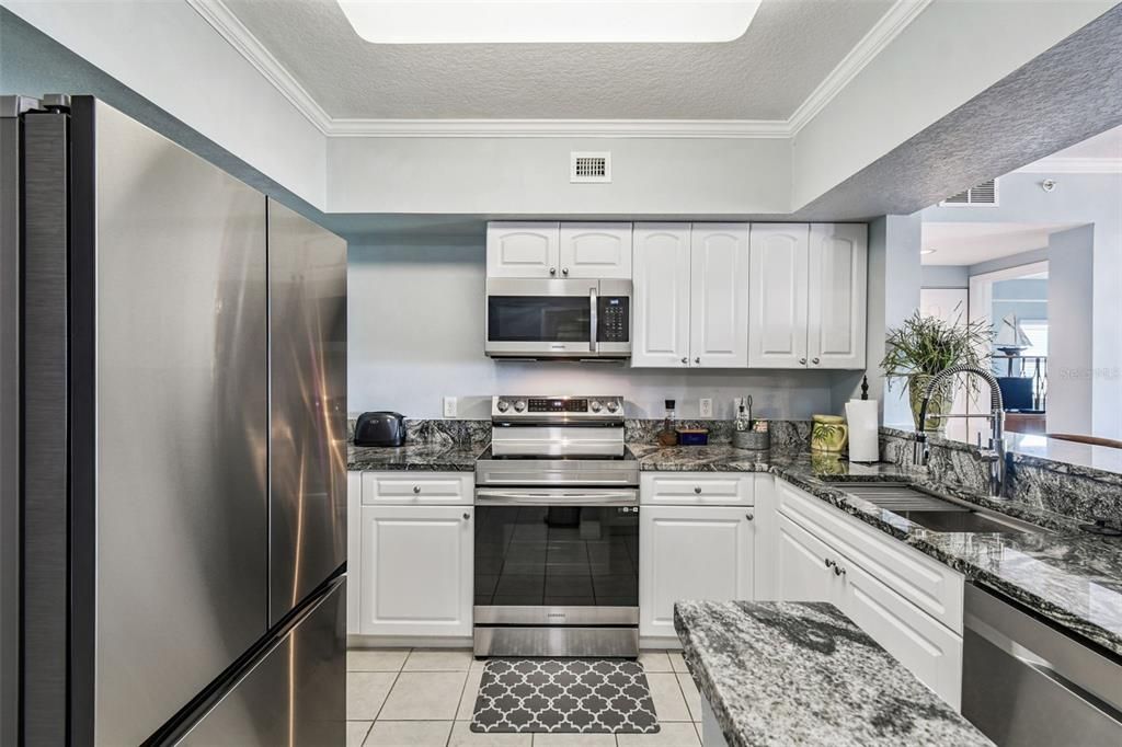 待售: $309,000 (2 贝兹, 2 浴室, 1287 平方英尺)