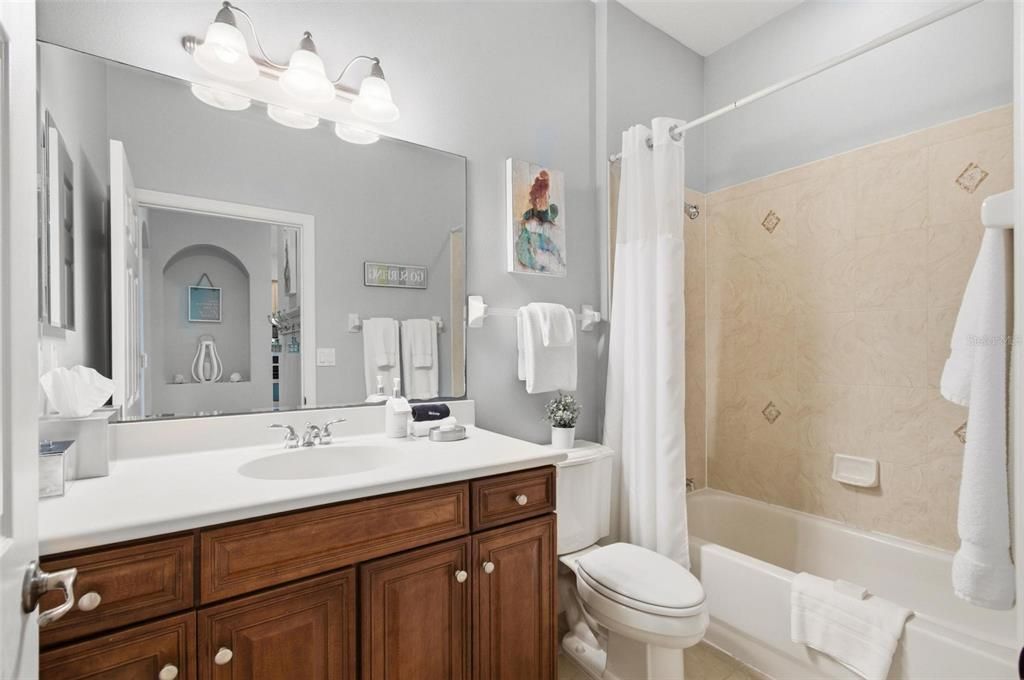 Под контрактом: $424,000 (3 спален, 2 ванн, 1264 Квадратных фут)