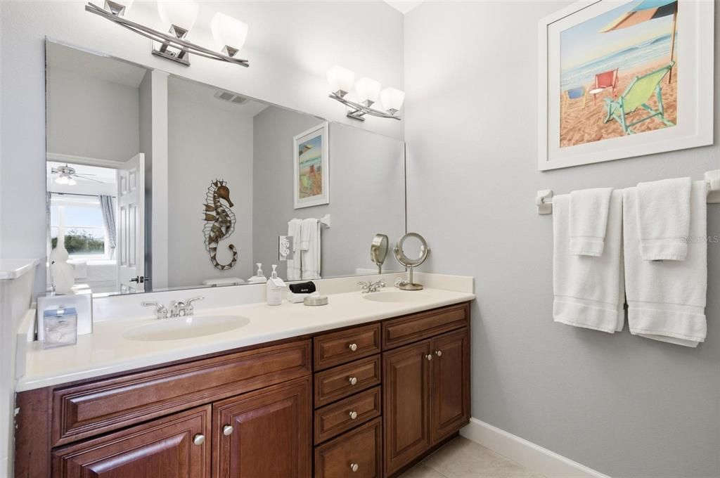 Под контрактом: $424,000 (3 спален, 2 ванн, 1264 Квадратных фут)