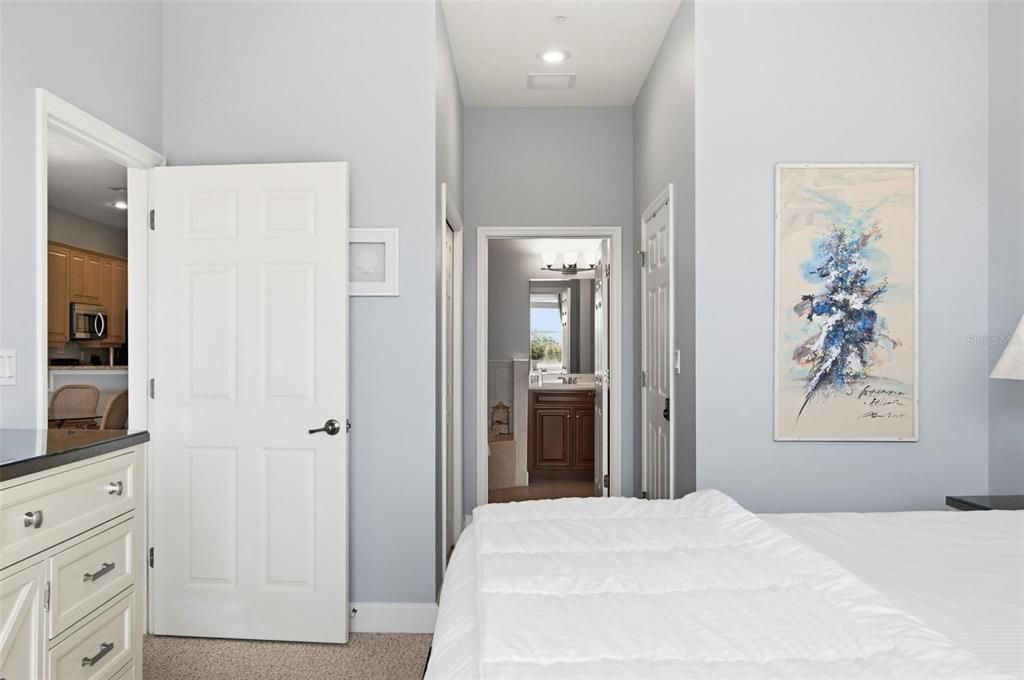 Под контрактом: $424,000 (3 спален, 2 ванн, 1264 Квадратных фут)