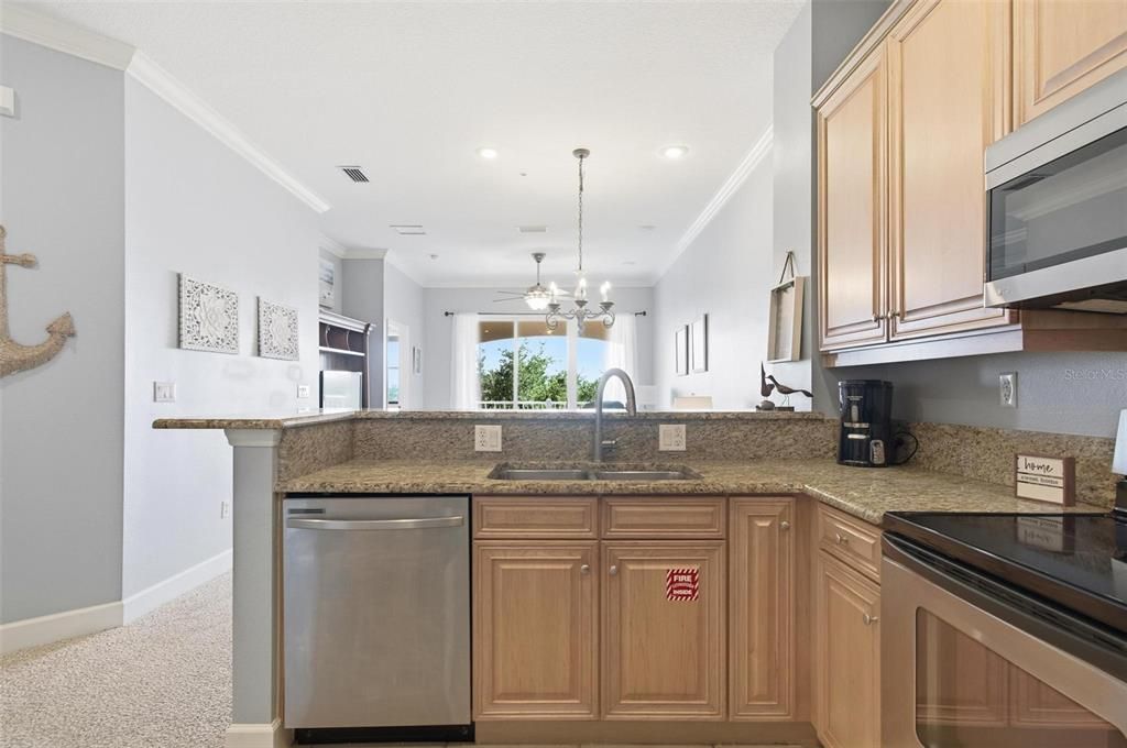 Под контрактом: $424,000 (3 спален, 2 ванн, 1264 Квадратных фут)