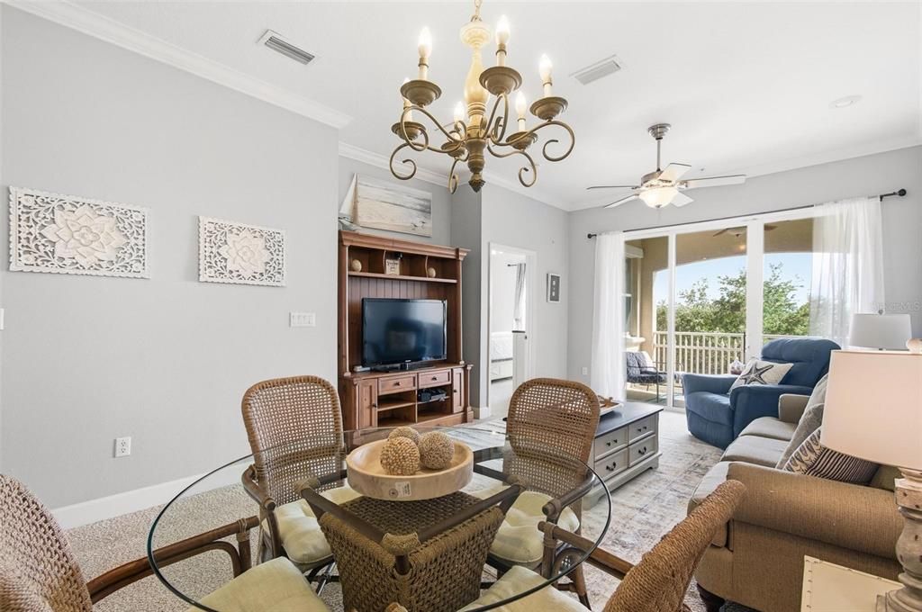 Под контрактом: $424,000 (3 спален, 2 ванн, 1264 Квадратных фут)