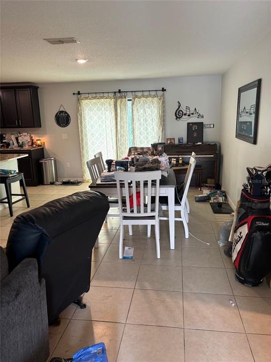 待售: $349,900 (3 贝兹, 2 浴室, 1456 平方英尺)