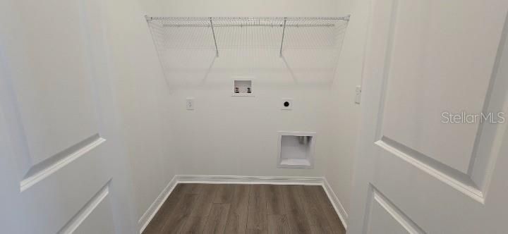 На продажу: $559,551 (4 спален, 2 ванн, 2015 Квадратных фут)