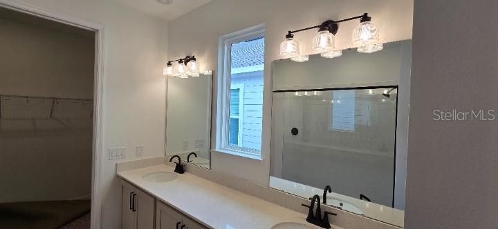 На продажу: $559,551 (4 спален, 2 ванн, 2015 Квадратных фут)