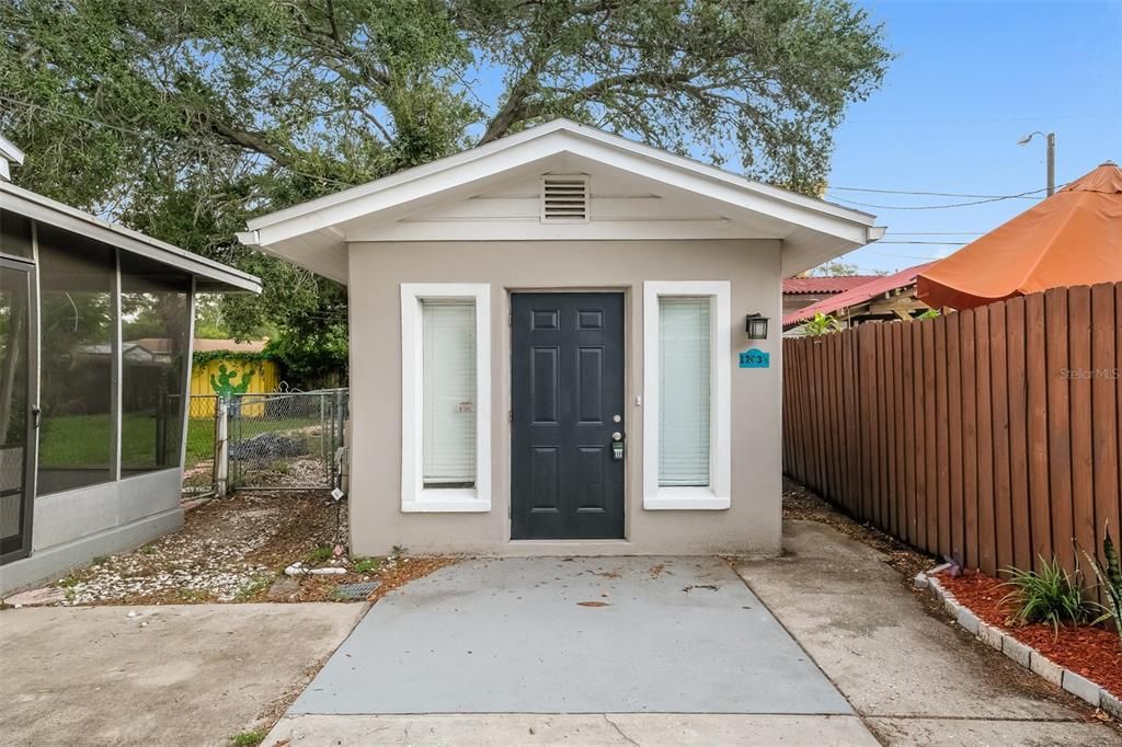 出租: $1,095 (0 贝兹, 1 浴室, 286 平方英尺)